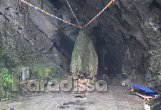 Huong Tich Cave at Hung Tich Mountain Huong Tich Cave at Hung Tich Mountain