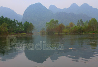 The heavenly mountains and river at the Perfume Pagoda The heavenly mountains and river at the Perfume Pagoda