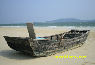 Hong Van Beach, north-east of Co To Island