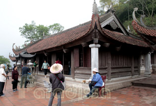 A pagoda on the hillside at Yen Tu Pagoda - Quang Ninh A pagoda on the hillside at Yen Tu Pagoda - Quang Ninh