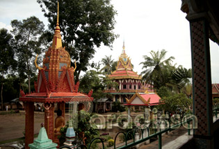 The corridor of Chen Kieu Pagoda