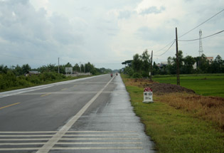 Road from Soc Trang to Bac Lieu