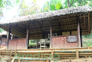 Meeting hut on Tin Keo Hill