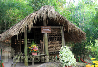 Na Nua hut at Tan Trao