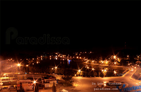 Xuan Huong Lake in Dalat at night