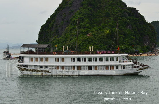 Junk cruise on Halong Bay