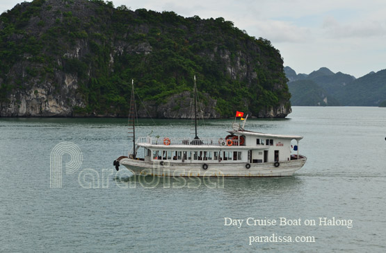 Junk cruise on Halong Bay