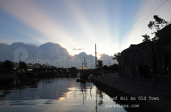 Hoi An riverside at night