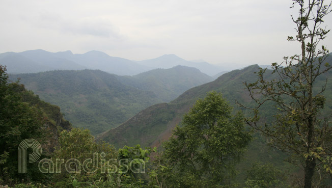Mountains on the road to Nguyen Binh from Ba Be