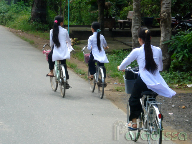School girls at Ben Tre, Mekong Delta, Vietnam