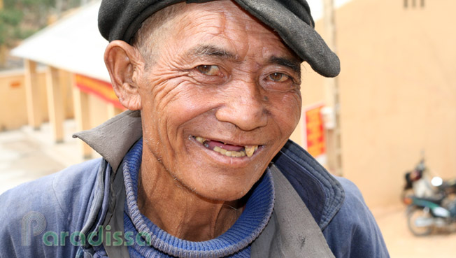 An old man at Ma Le Market in Dong Van