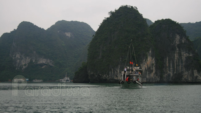 Heading towards the Sung Sot Cave