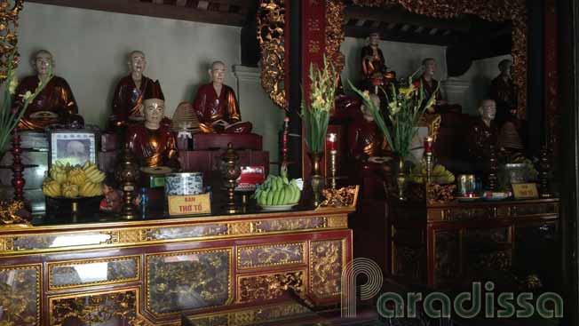 Altar for worshiping deceased monks