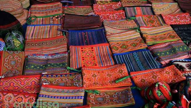 Souvenirs at Can Cau Sunday Market