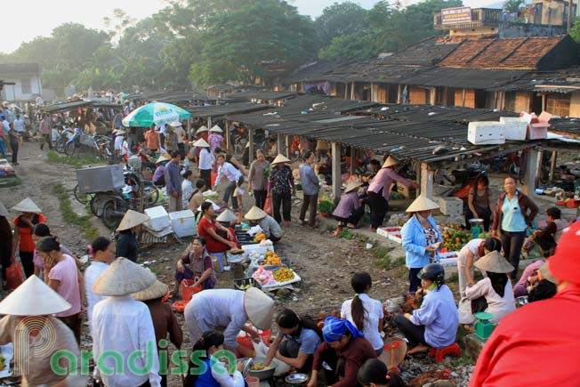 Tam Coc Market, Ninh Binh, Vietnam