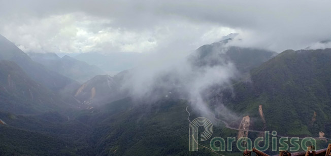 Captivating landscape at the Heavenly Gate, O Quy Ho Pass between Lai Chau and Sapa (Lao Cai Province)