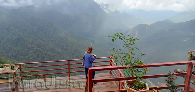 A vantage point for adoring the wild landscape at the O Quy Ho Pass in Sapa Vietnam