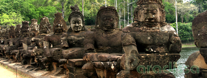 Mythical statues at the South Gate of Angkor Thom