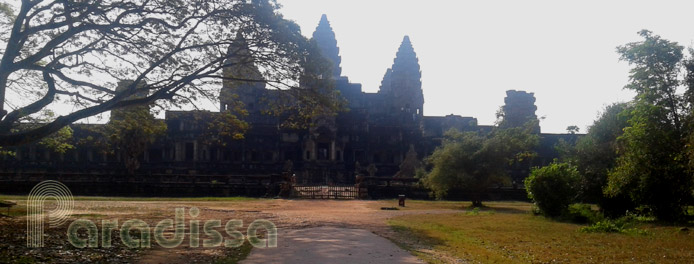 Angkor Wat, eastern gate