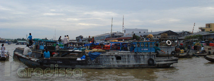 marché flottant de Cai Rang, Can Tho, delta du Mekong au Vietnam