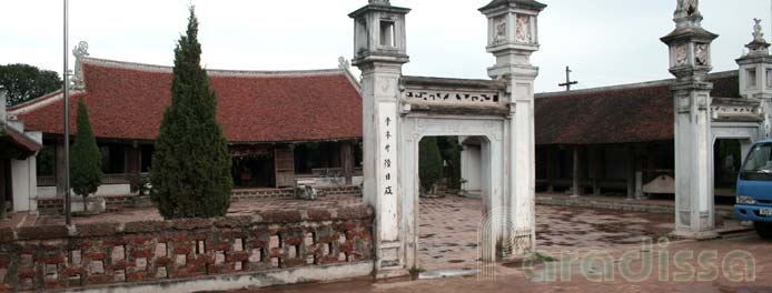 La maison communale de Mong Phu au village de Duong Lam