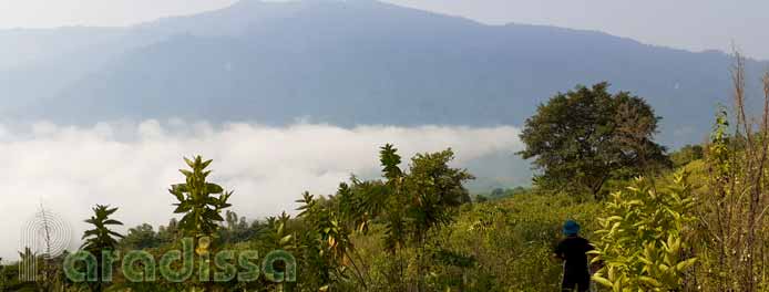 Mountains and clouds on a trek at Hang Kia