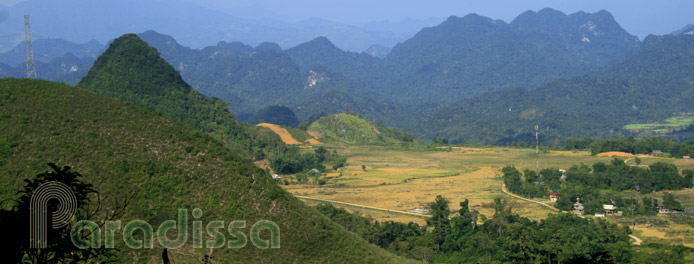 Mountains at Thung Khe Pass