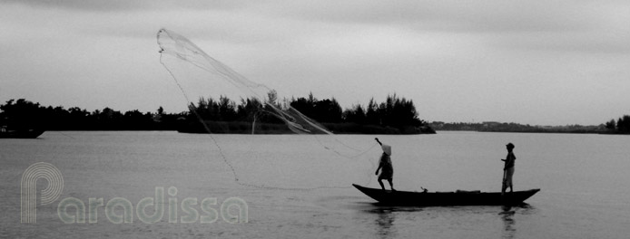 Fishing on the Thu Bon River in Hoi An