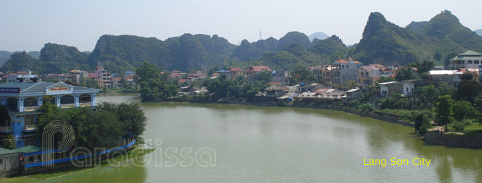 La bordure de la rivière de Ky Cung, Lang Son au Vietnam