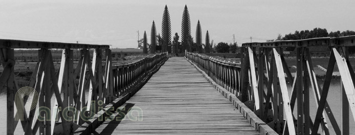 Le pont de Hien Luong dans la Zone Démilitarisée Vietnam