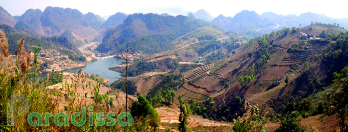 Mountains on Pha Din Pass