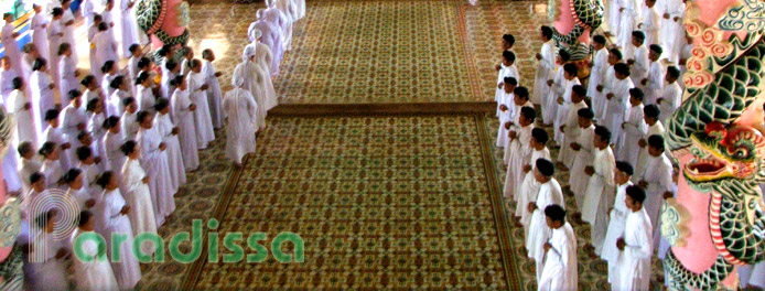 A Cao Dai mass at Tay Ninh