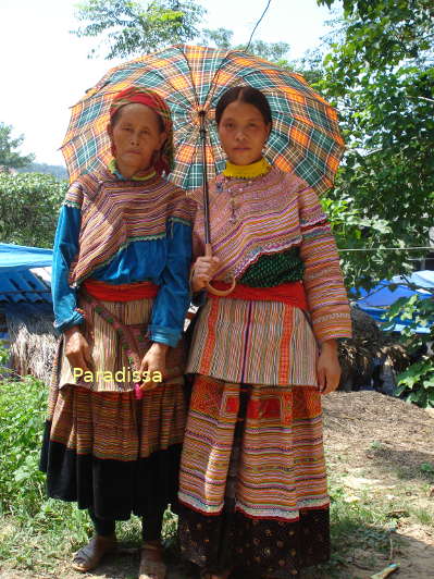 Hmong ladies at the Coc Ly Tuesday Market