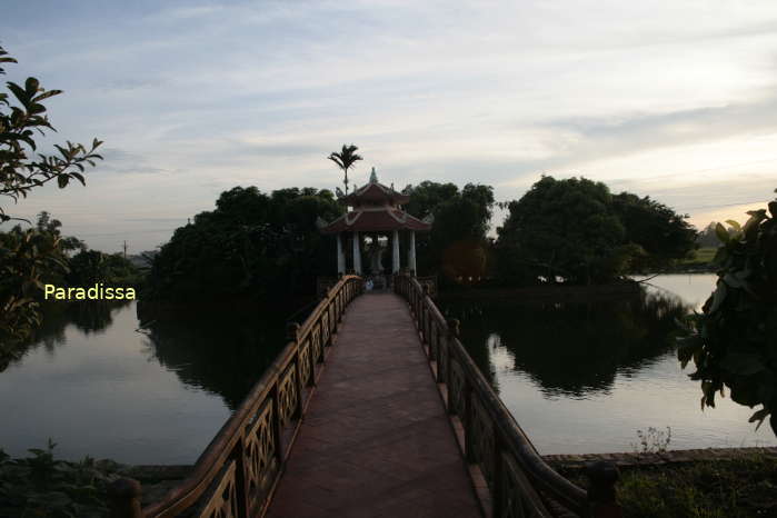 Pavilion of the Tieu Son Pagoda