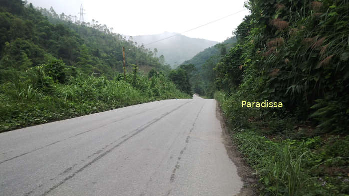 Route 4A between Cao Bang and Lang Son in great conditions with several sightseeing spots as well as historical attractions, former battlefields