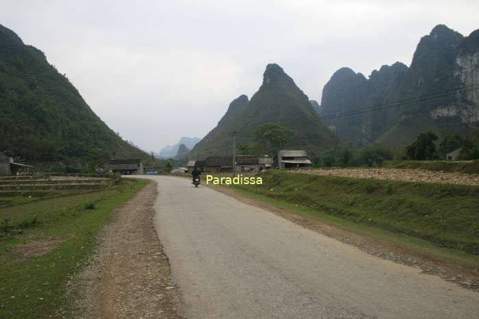 Beautiful mountains on the way to the Ban Gioc Waterfall from Cao Bang City