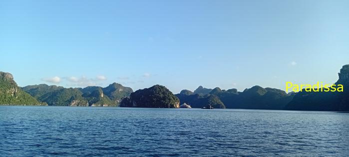 Travel guide to Halong Bay, Vietnam