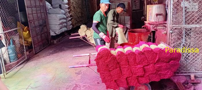 A photo tour to Quang Phu Cau Incense Village in Hanoi, Vietnam