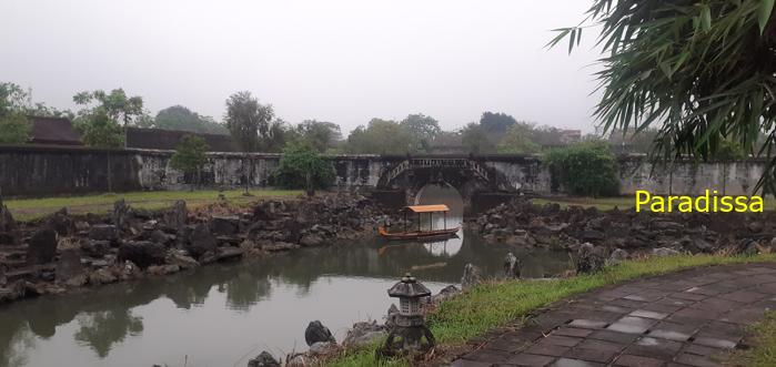 Family Tour to the Imperial Citadel in Hue, Vietnam