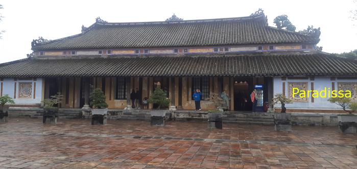 Family Tour to the Imperial Citadel in Hue, Vietnam