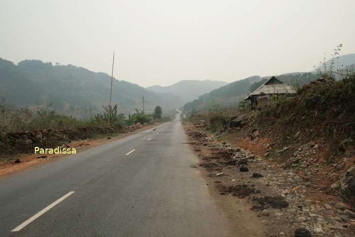 Route 4D connects Tam Duong (Lai Chau) and Sapa (Lao Cai)