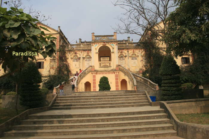 The facade of the residence of Hoang A Tuong in Bac Ha Township