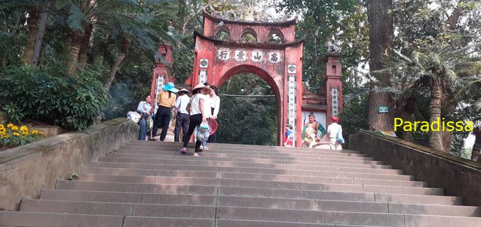Travel guide to Hung Kings' Temple, Vietnam Travel guide to Hung Kings' Temple, Vietnam