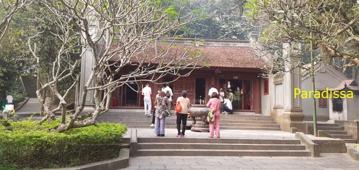 Travel guide to Hung Kings' Temple, Vietnam Travel guide to Hung Kings' Temple, Vietnam