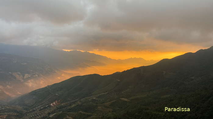 Dawn over Ta Xua, Bac Yen District, Son La Province