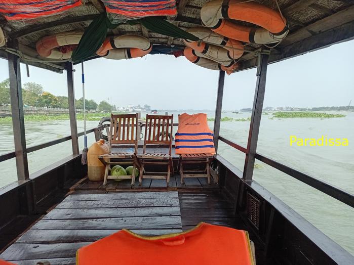 Family vacation in Vinh Long in the Mekong Delta in southern Vietnam Family vacation in Vinh Long in the Mekong Delta in southern Vietnam