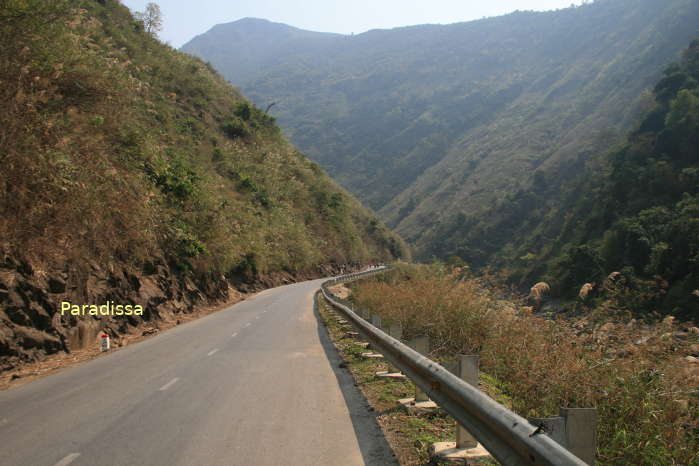 Route 32 at Mu Cang Chai via which we can travel between Yen Bai and Lai Chau