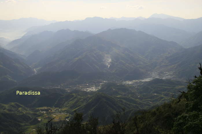 Captivating nature on the trek to the Ta Xua Mountain in Tram Tau Yen Bai